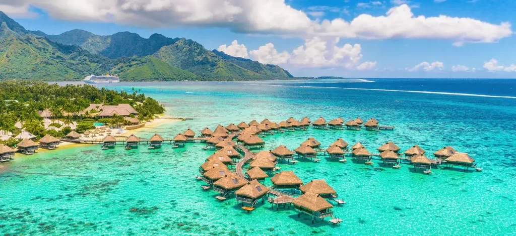 Overwater bungalows in Bora Bora with hotel deals in French Polynesia